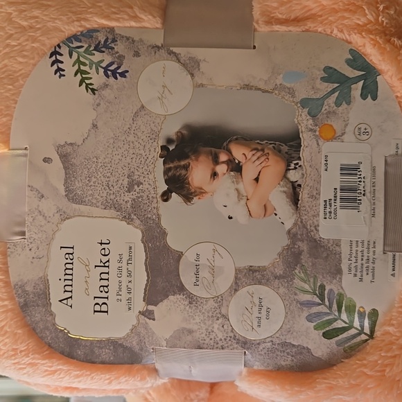 NWT Racoon Blanket - Picture 3 of 6